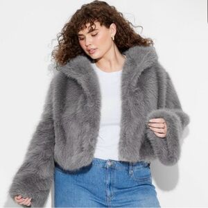 NWT faux fur gray cropped jacket from Wild Fable. Oversized xxs